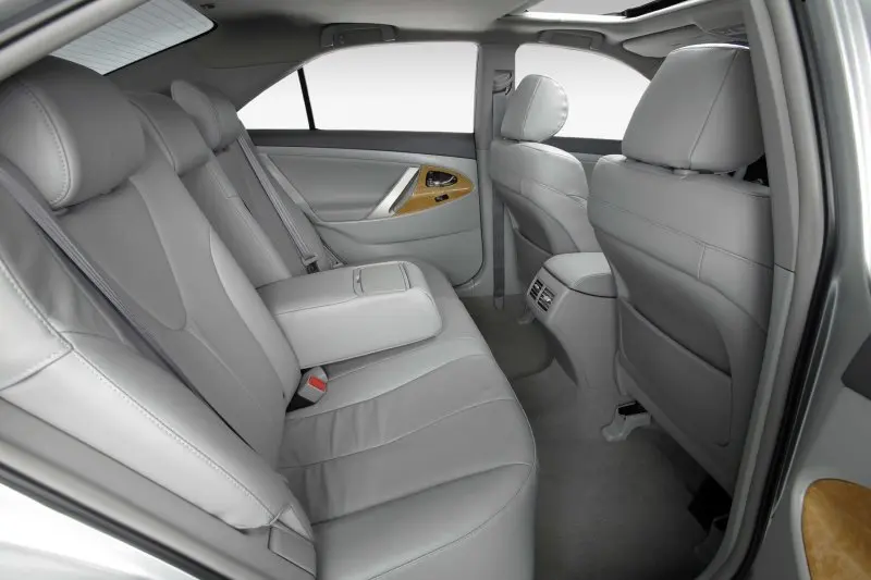 Ảnh Toyota Camry 2.0G sắc nét đến từng góc cạnh 19