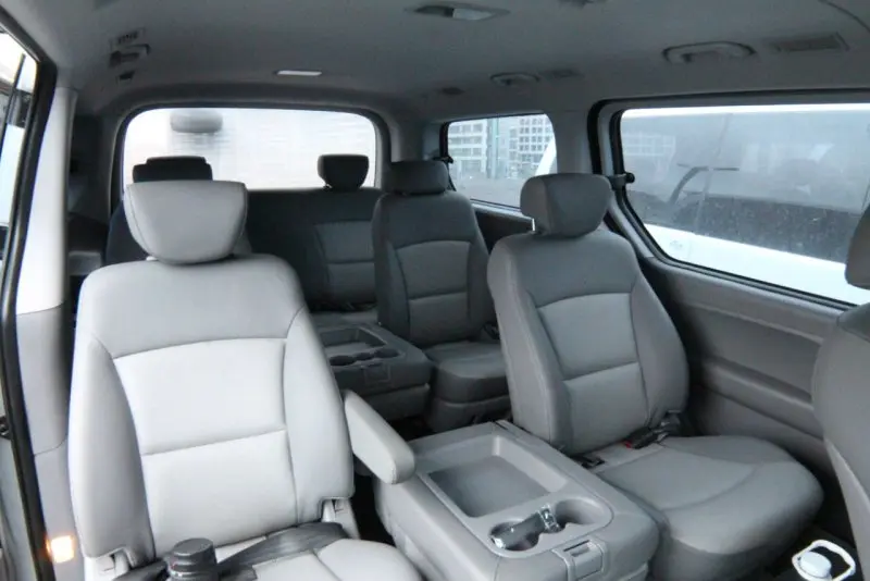 Xem hình xe Hyundai Starex từ nhiều góc độ 8