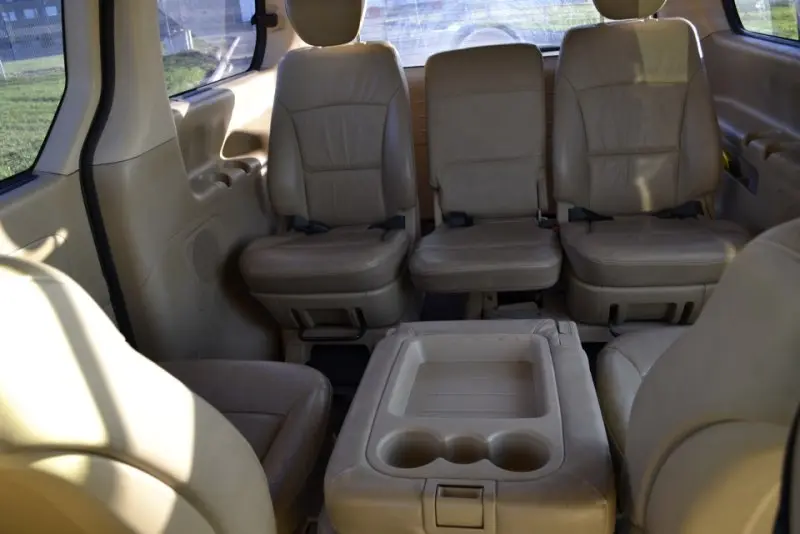 Xem hình xe Hyundai Starex từ nhiều góc độ 9