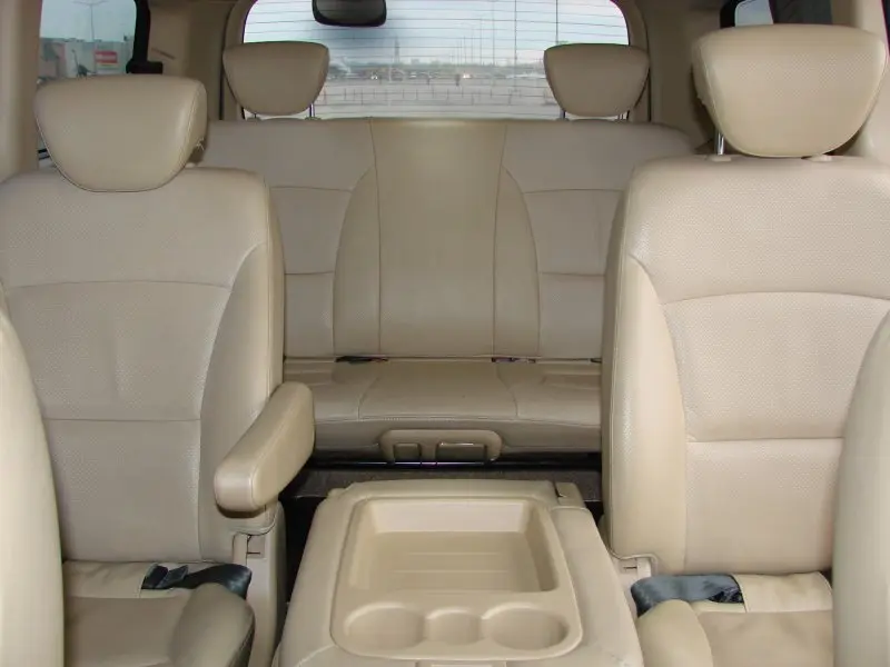 Xem hình xe Hyundai Starex từ nhiều góc độ 11