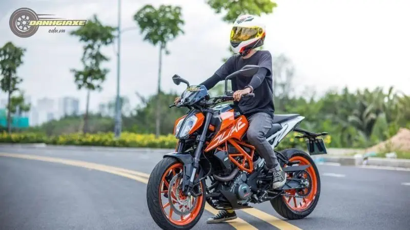 KTM Duke 390 8