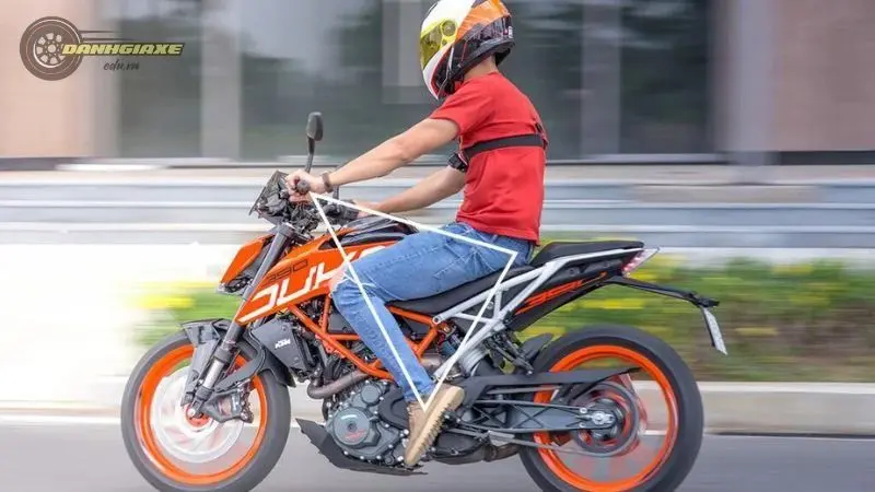 KTM Duke 390 9