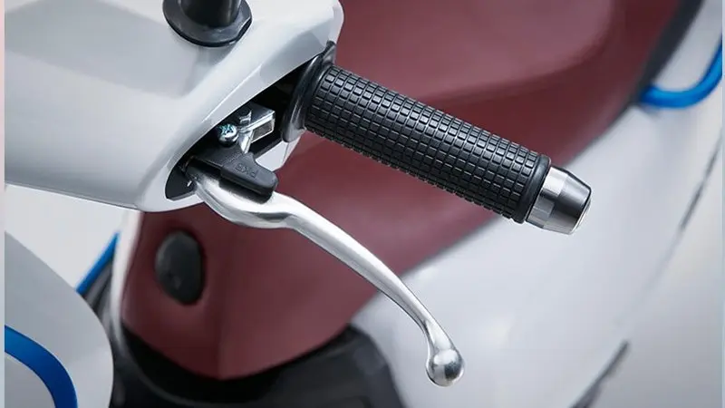 Đánh giá chi tiết xe máy điện Kymco Like 125 EV 5