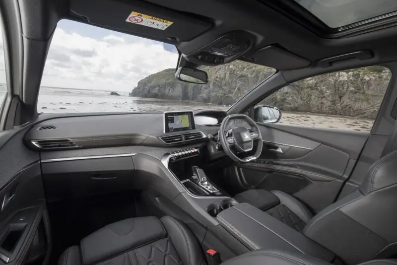 Chi tiết nội thất xe Peugeot 5008 cao cấp 12