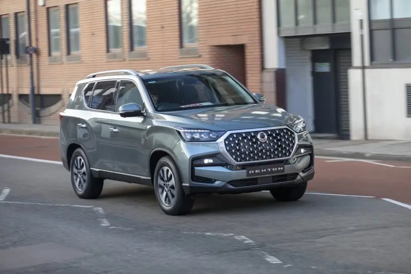 Hình ảnh xe Ssangyong Rexton chất lượng cao 9