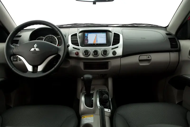 Hình ảnh nội thất của xe Mitsubishi Triton 15