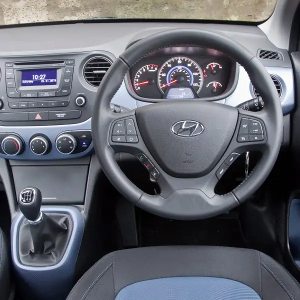 Ảnh xe Hyundai i10 Hatchback mới nhất siêu nét 12