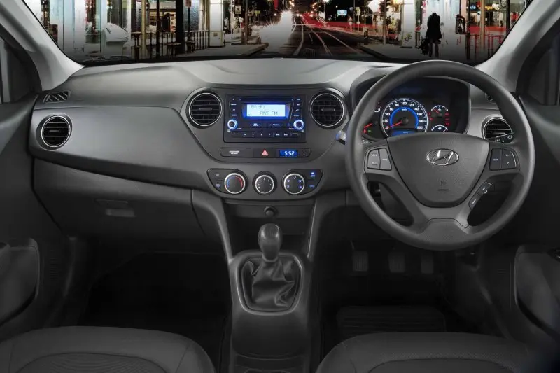 Ảnh xe Hyundai i10 Hatchback mới nhất siêu nét 22