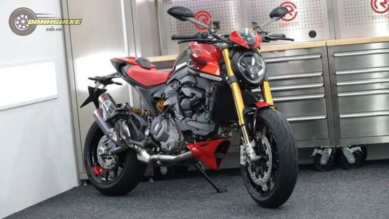 Ducati Monster 5