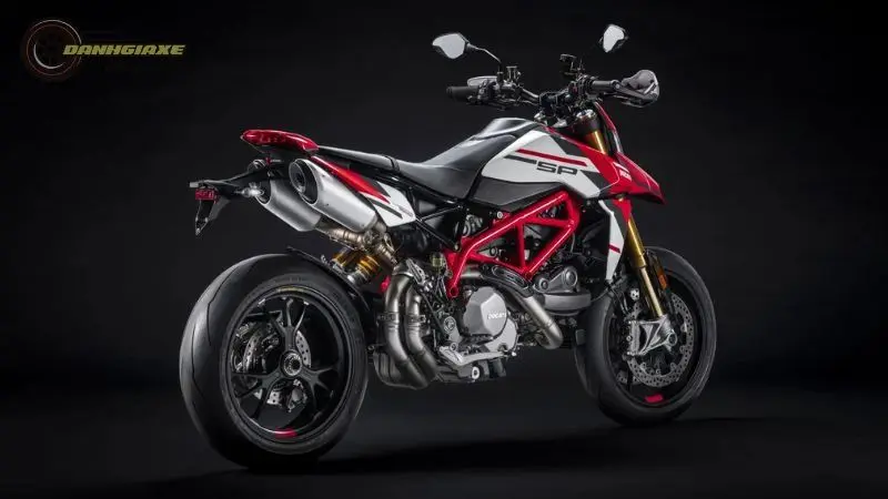 Hypermotard 950 12
