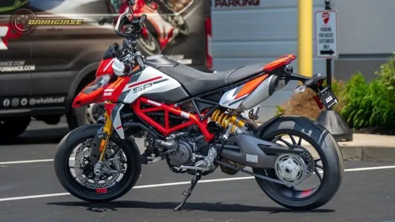 Hypermotard 950 5