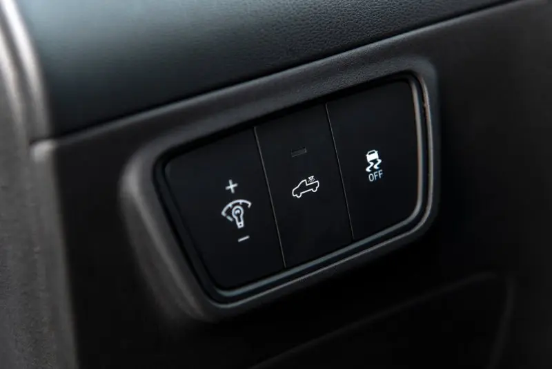 Chi tiết nội thất sang trọng của xe Hyundai Santa Cruz 10