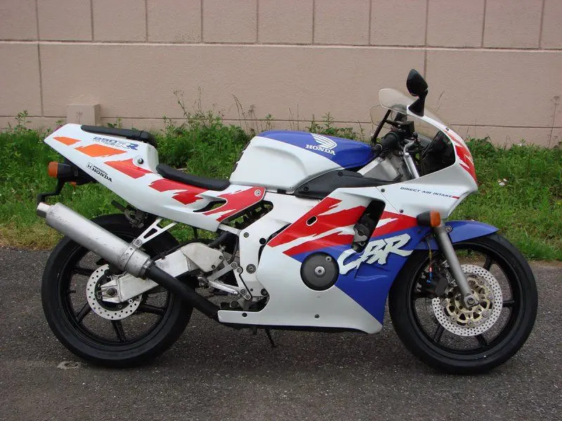 Honda CBR250RR 38