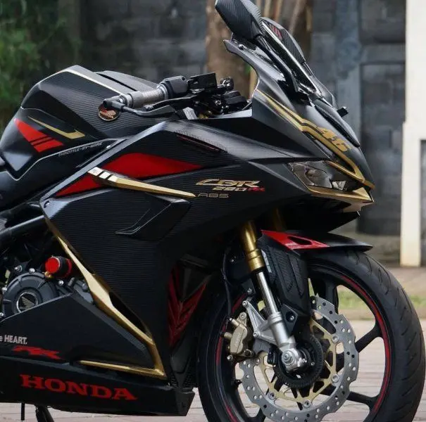 Honda CBR250RR 11