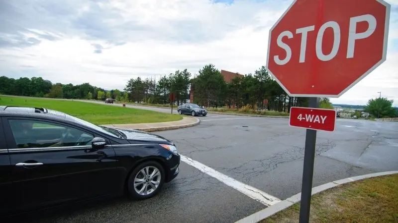 Dừng xe, đỗ xe là gì? Dừng xe, đỗ xe là gì?