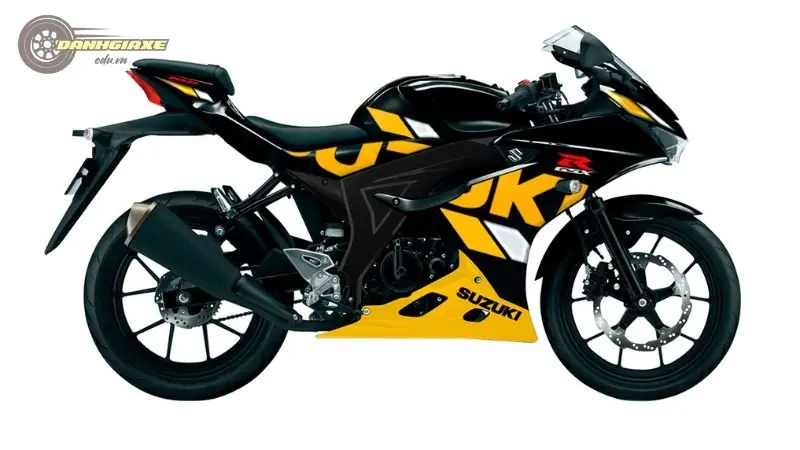 Suzuki GSX R150 4