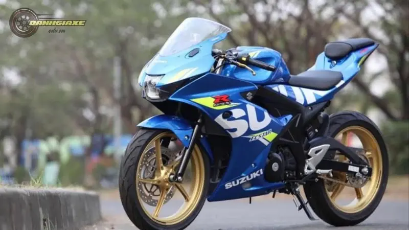 Suzuki GSX R150 9