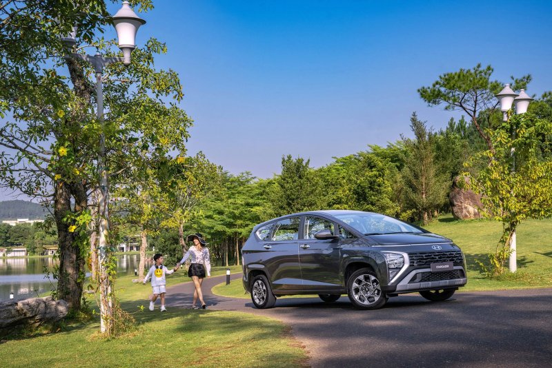 Xem hình xe Hyundai Stargazer chất lượng cao 3