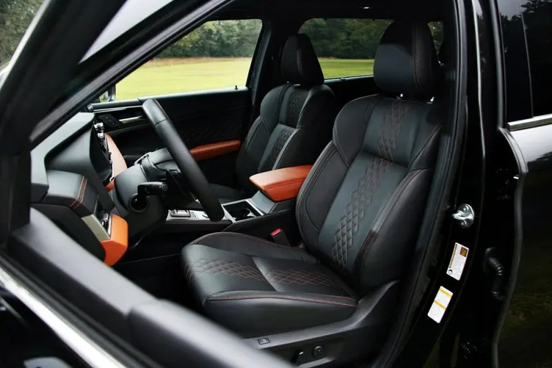 Ảnh xe Mitsubishi Outlander trong từng chi tiết 29