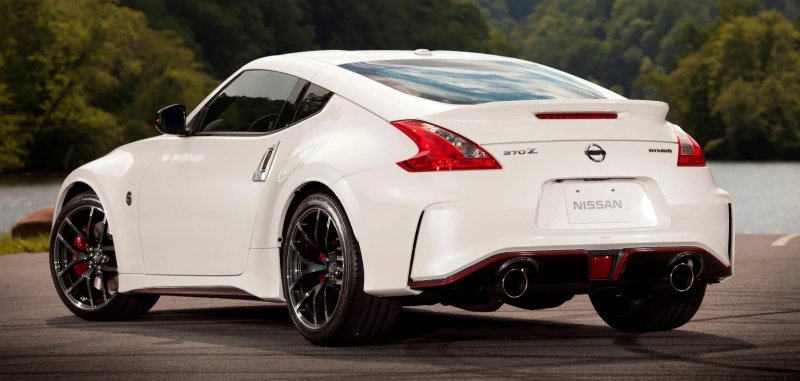 Ảnh thực tế xe Nissan 370Z nổi bật 9