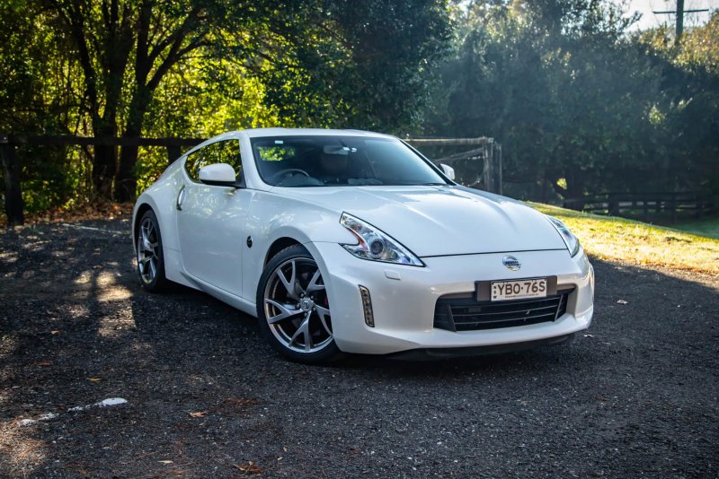 Ảnh thực tế xe Nissan 370Z nổi bật 11