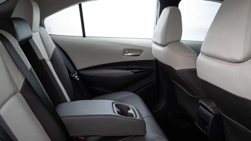 Hình ảnh Corolla Altis Hybrid chất lượng siêu nét 16