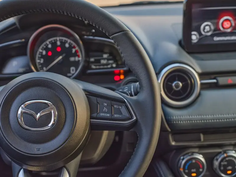 Nội thất của xe Mazda 2 Hatchback siêu sang trọng 9