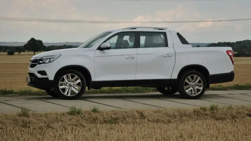 Tải hình ảnh xe SsangYong Musso phiên bản cao cấp 1