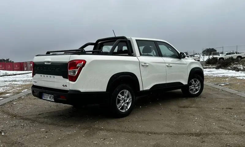 Tải hình ảnh xe SsangYong Musso phiên bản cao cấp 19