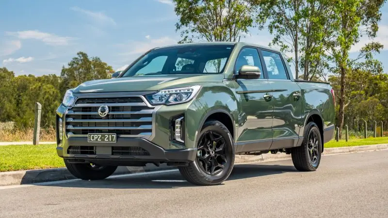 Tải hình ảnh xe SsangYong Musso phiên bản cao cấp 10