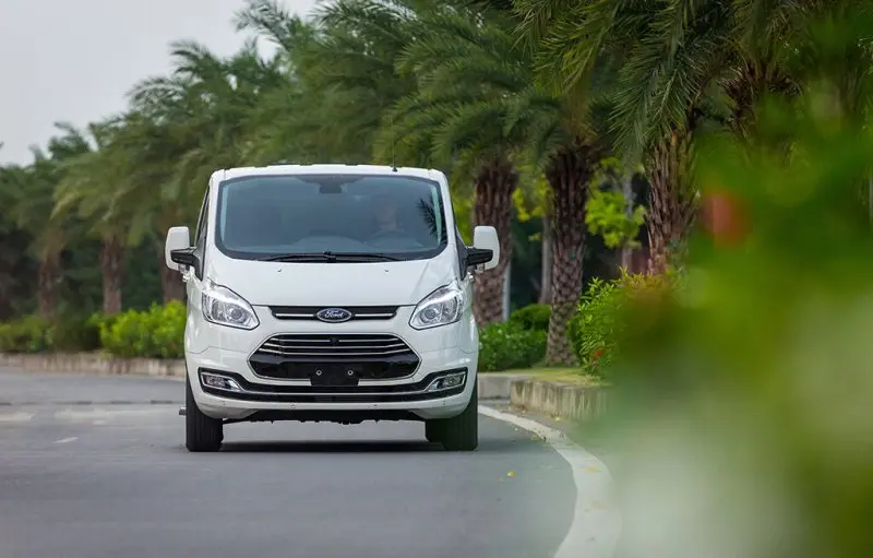 Tải ảnh xe Ford Tourneo full HD 28
