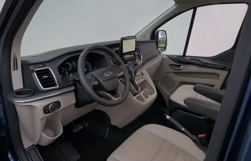 Hình xe Ford Tourneo chi tiết nhất 2