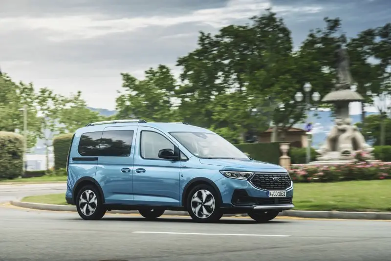 Tải ảnh xe Ford Tourneo full HD 5