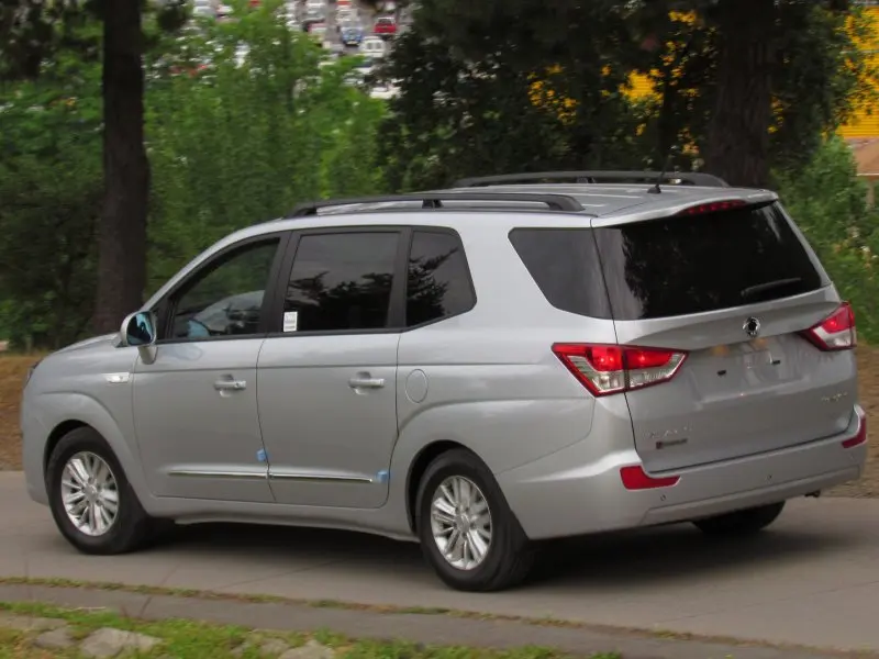 Hình ảnh ngoại thất xe Ssangyong Stavic 21