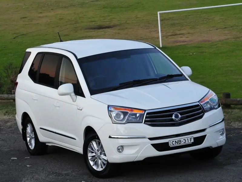 Hình ảnh ngoại thất xe Ssangyong Stavic 24