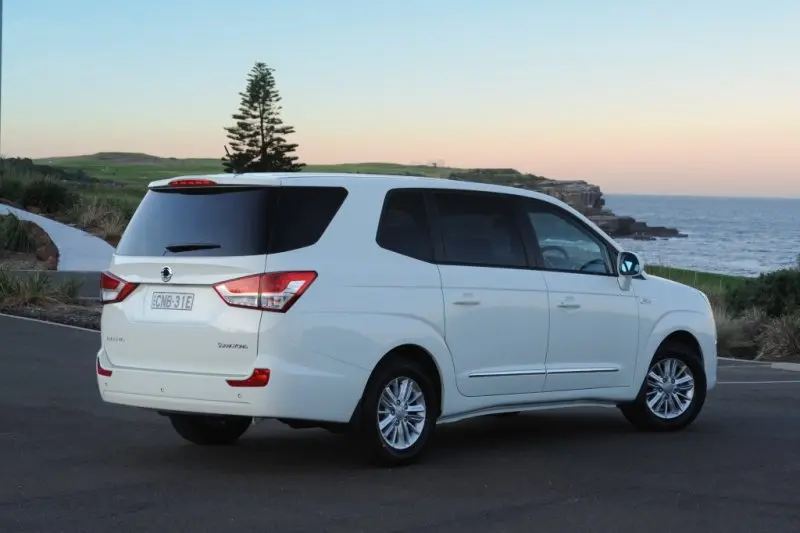 Hình ảnh ngoại thất xe Ssangyong Stavic 26