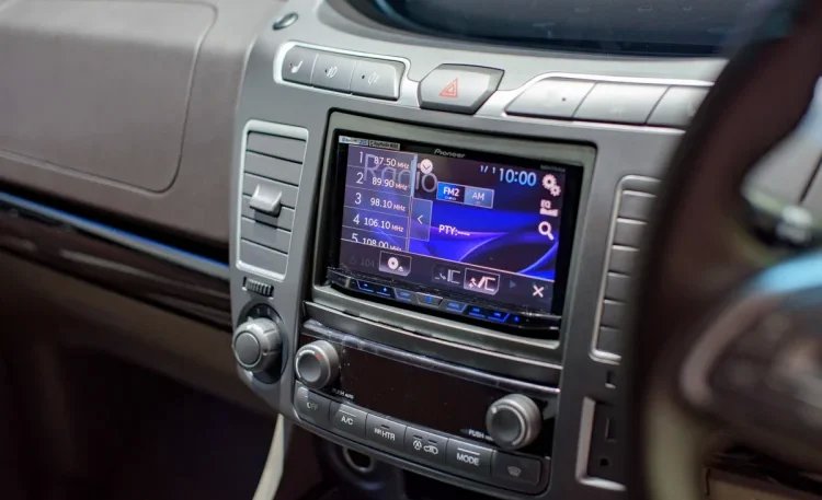 Chi tiết nội thất xe Ssangyong Stavic 6