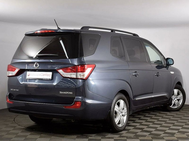 Hình ảnh ngoại thất xe Ssangyong Stavic 6