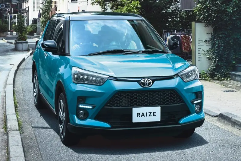 Ảnh xe Toyota Raize chụp từ góc nhìn độc đáo 35