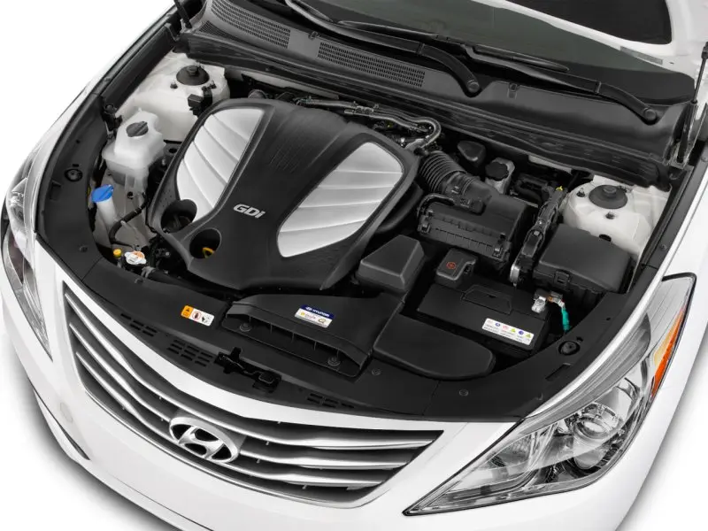 Hình ảnh Hyundai Azera dưới góc chụp chi tiết 2
