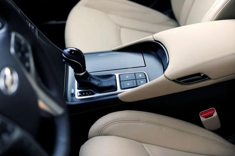 Hình ảnh Hyundai Azera dưới góc chụp chi tiết 7