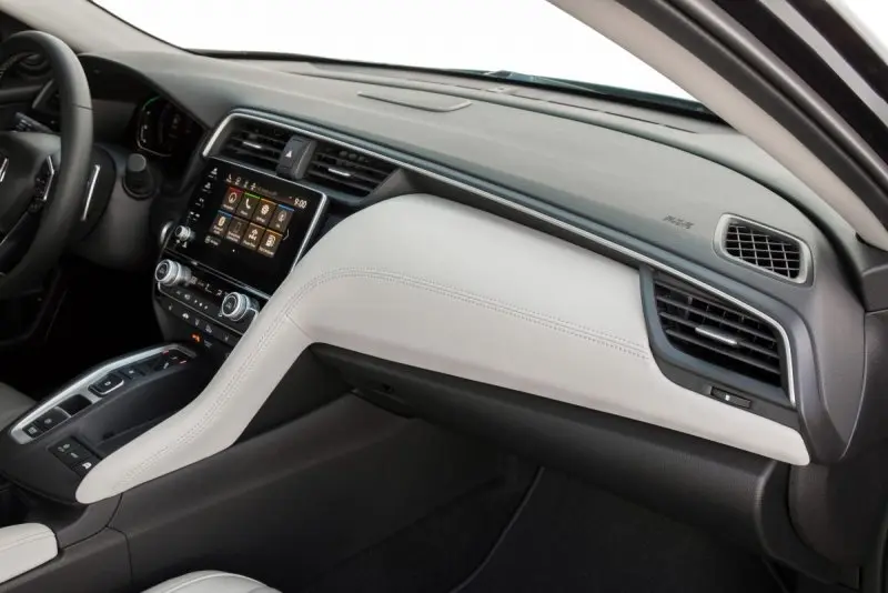 Chi tiết nội thất xe Honda Insight sang trọng 7