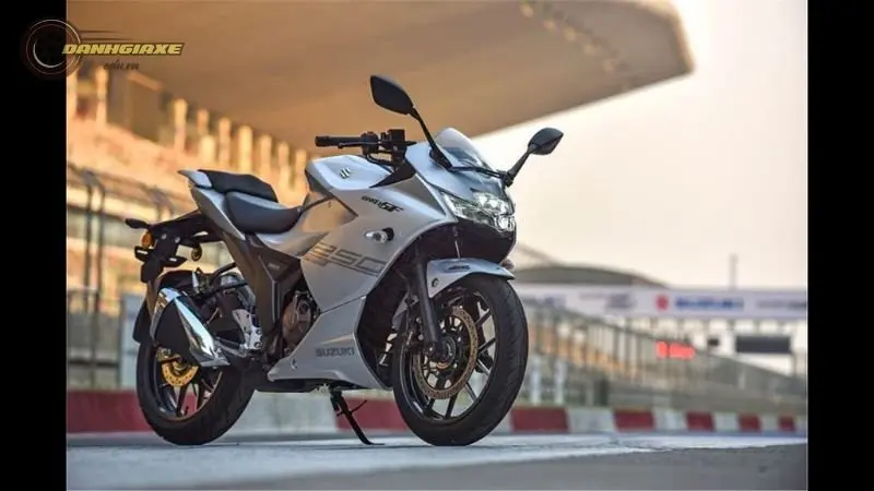 Suzuki Gixxer SF 250 7