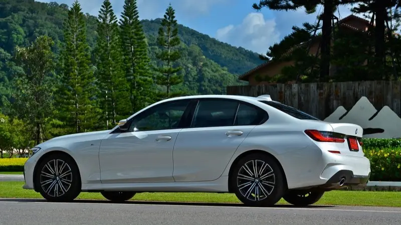 Tải bộ sưu tập hình ảnh BMW 330i đẹp miễn phí 34