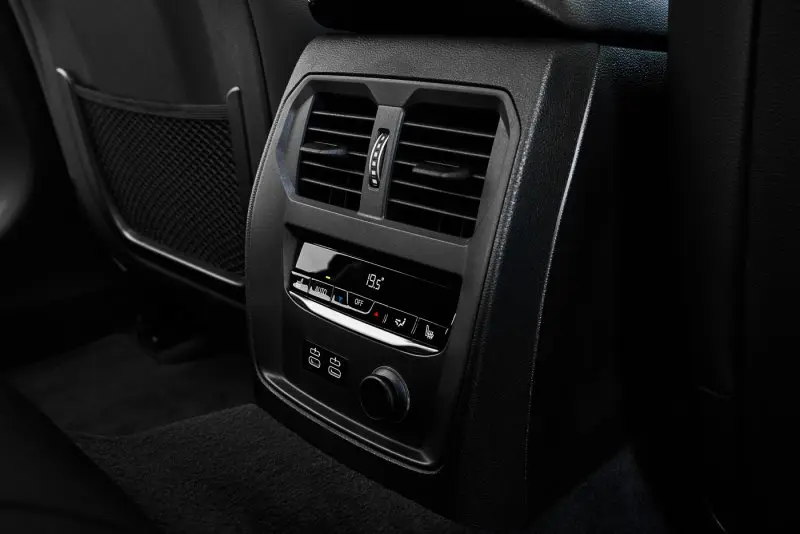 Hình ảnh BMW 330i đẹp lung linh chất lượng cao 4