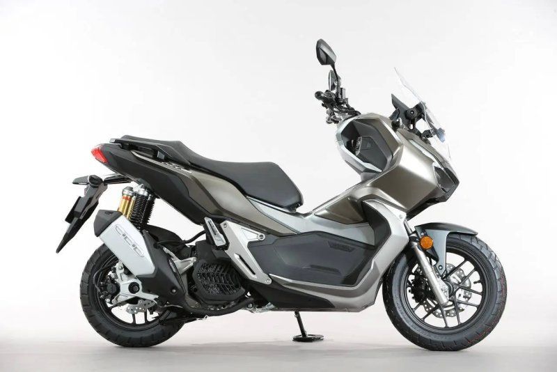 Honda ADV 150 12