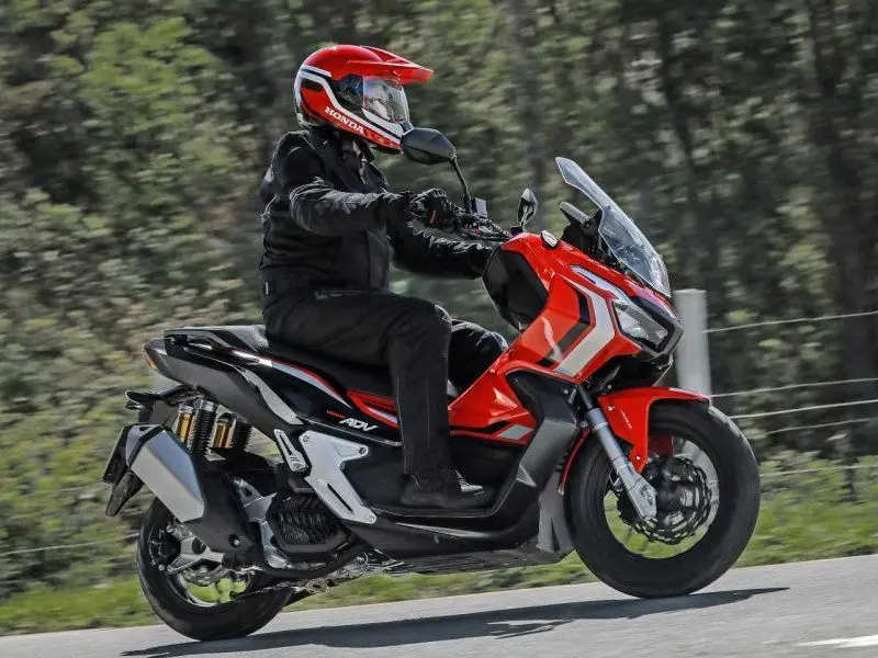 Honda ADV 150 32