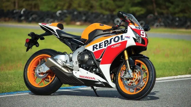 Honda CBR1000RR-R 17