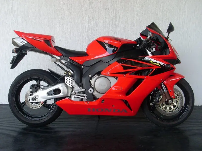 Honda CBR1000RR-R 25