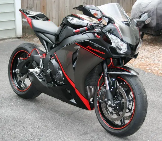 Honda CBR1000RR-R 35